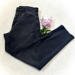 American Eagle Charcoal Straight Leg Mom Jeans - Size 6 (28")
